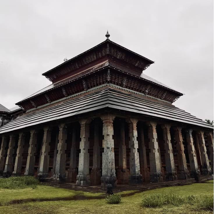 Eklingji Temple – A historic temple dedicated to Lord Shiva, just 20 km from Udaipur.